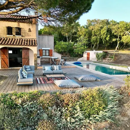 / Vue A Couper Le Souffle Entre Terre Et Villa Le Lavandou